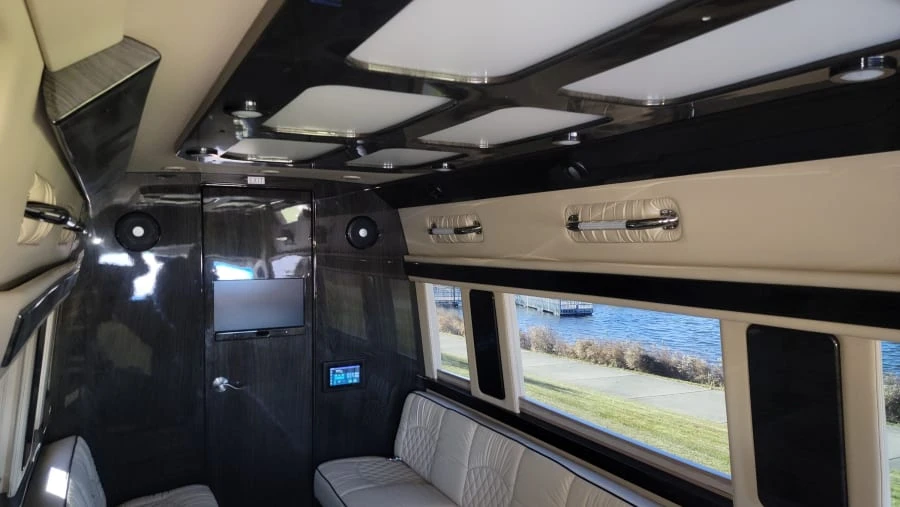 2019 Mercedes-Benz VS30 Sprinter - Image 10 of 31