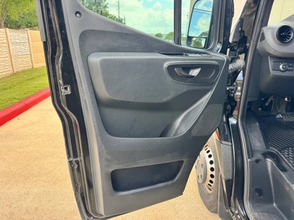 2019 Mercedes-Benz VS30 Sprinter - Image 9 of 12