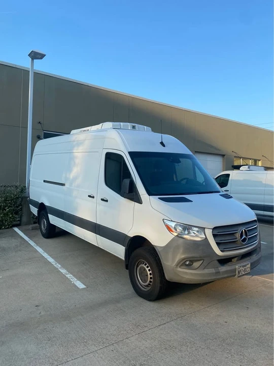 2019 Mercedes-Benz VS30 Sprinter - Image 2 of 3