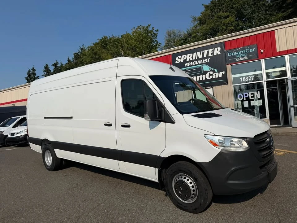 2019 Mercedes-Benz VS30 Sprinter - Image 2 of 15
