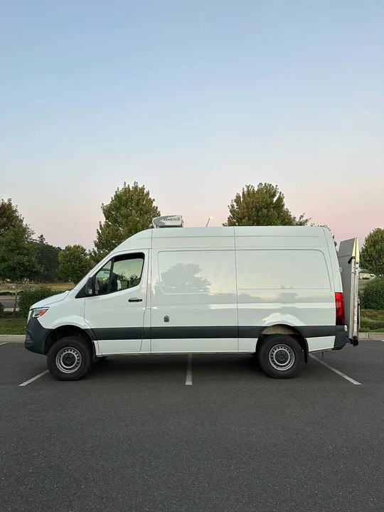 2019 Mercedes-Benz VS30 Sprinter - Image 2 of 23