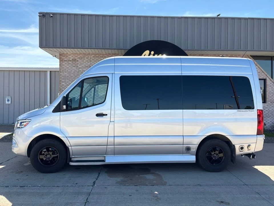 2019 Mercedes-Benz VS30 Sprinter - Image 2 of 20