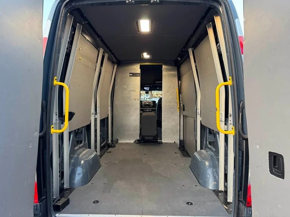 2019 Mercedes-Benz VS30 Sprinter - Image 18 of 19