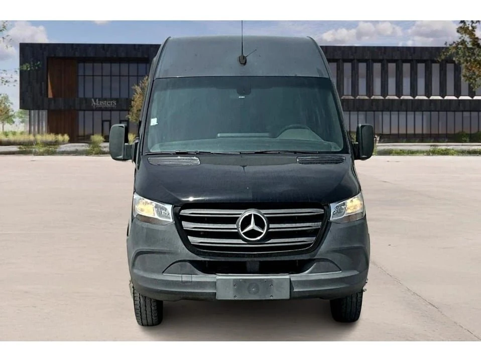 2019 Mercedes-Benz VS30 Sprinter - Image 2 of 17