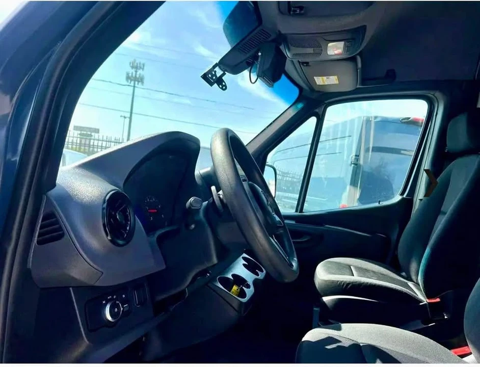 2019 Mercedes-Benz VS30 Sprinter - Image 10 of 10