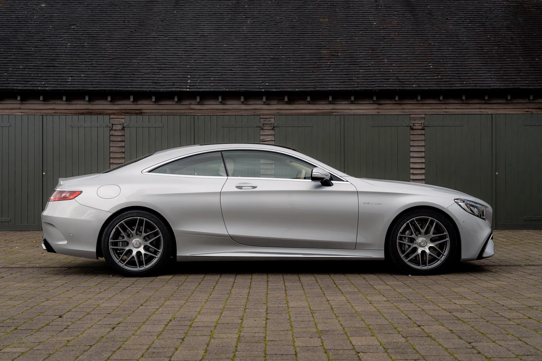 2019 Mercedes-Benz C217/A217 S 63 & S 65 AMG Coupe & Convertible - Image 4 of 31