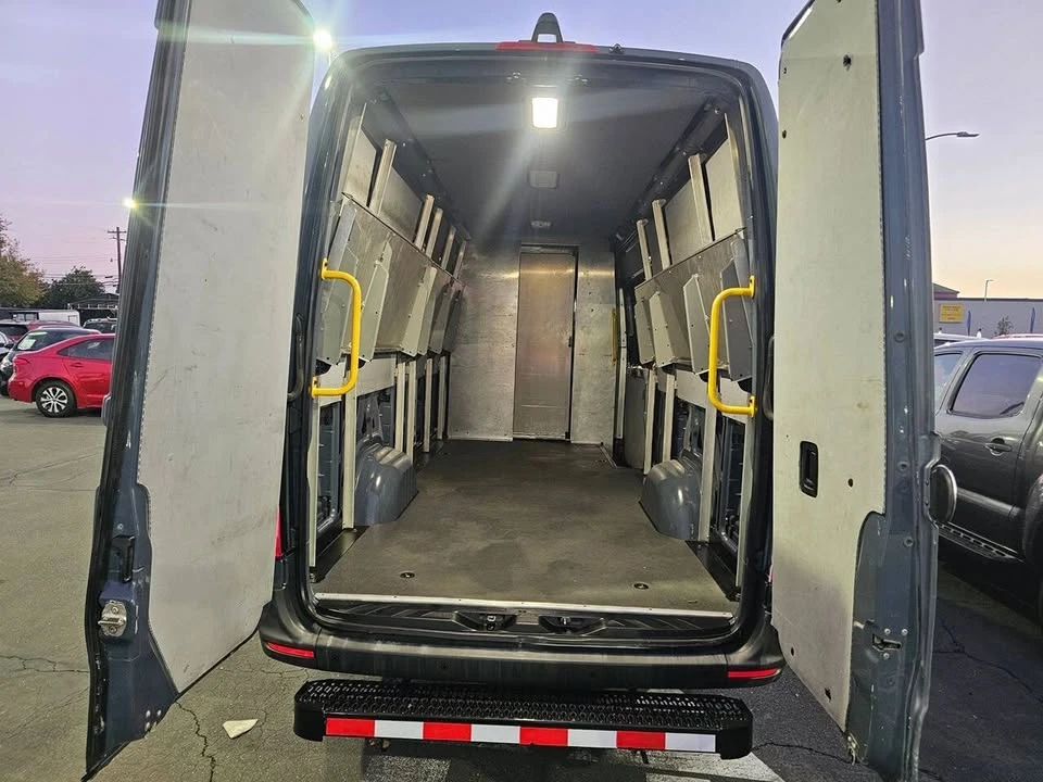 2019 Mercedes-Benz VS30 Sprinter - Image 13 of 20