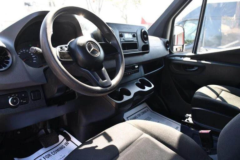 2019 Mercedes-Benz VS30 Sprinter - Image 8 of 12