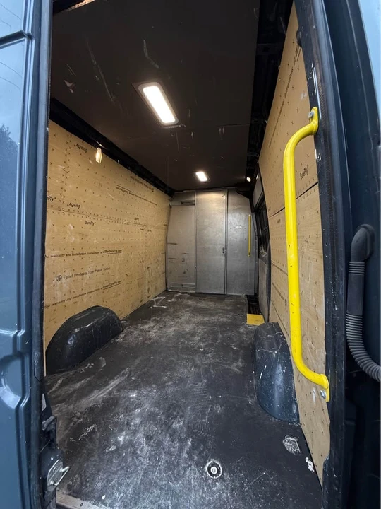 2019 Mercedes-Benz VS30 Sprinter - Image 10 of 11