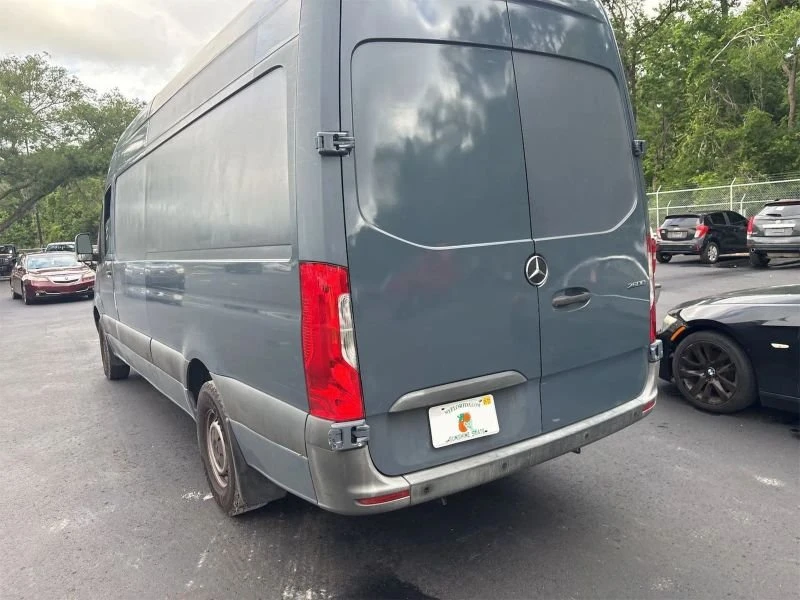 2019 Mercedes-Benz VS30 Sprinter - Image 2 of 3
