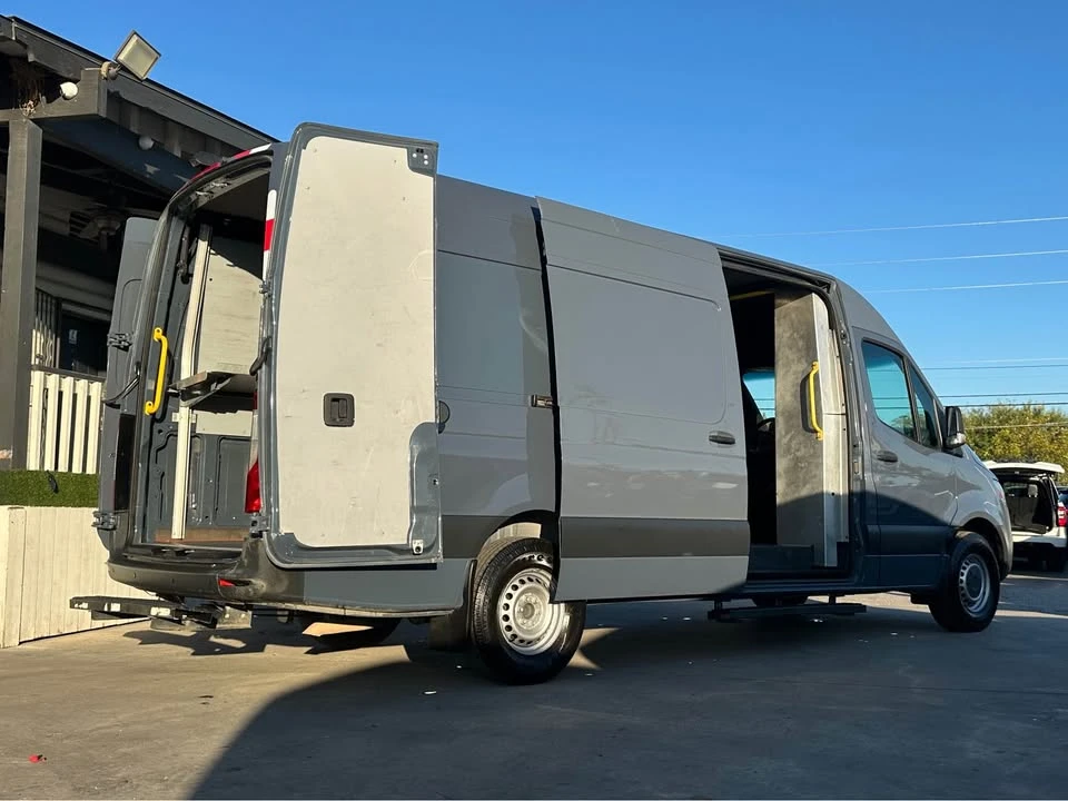 2019 Mercedes-Benz VS30 Sprinter - Image 4 of 10