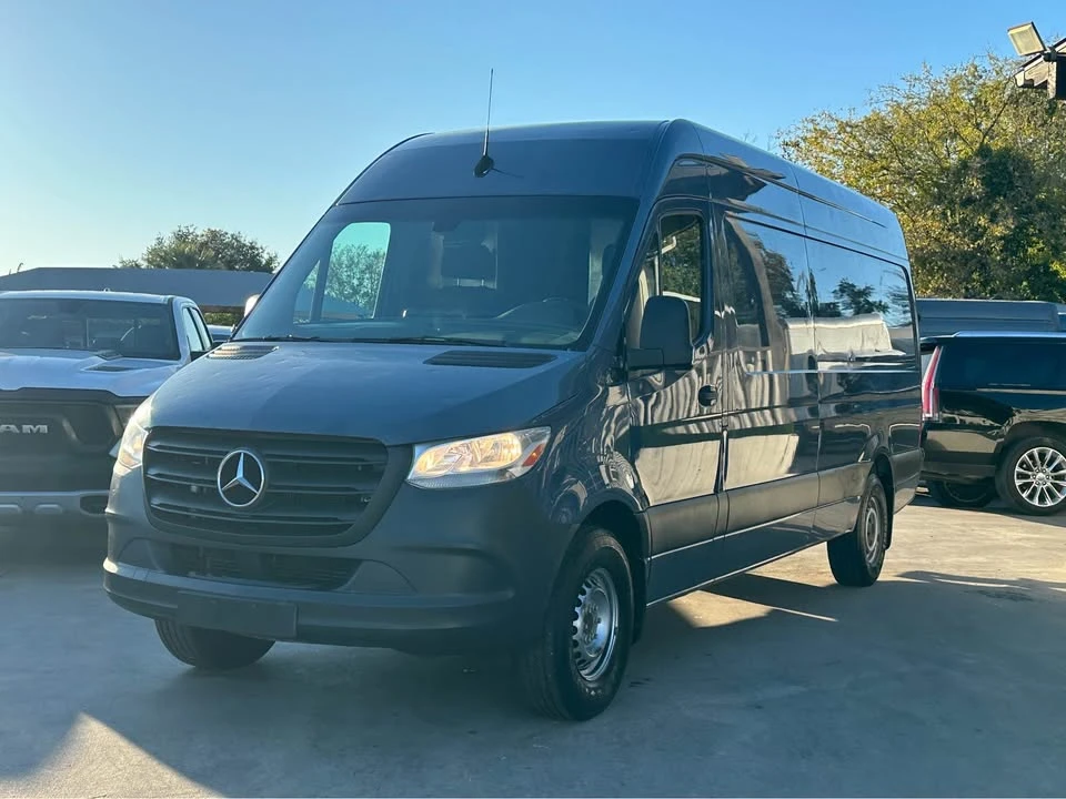 2019 Mercedes-Benz VS30 Sprinter - Image 2 of 10