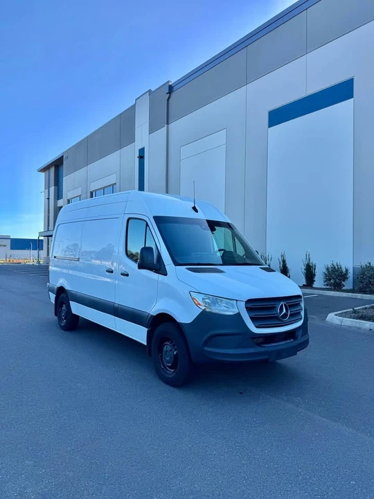 2019 Mercedes-Benz VS30 Sprinter - Image 2 of 15