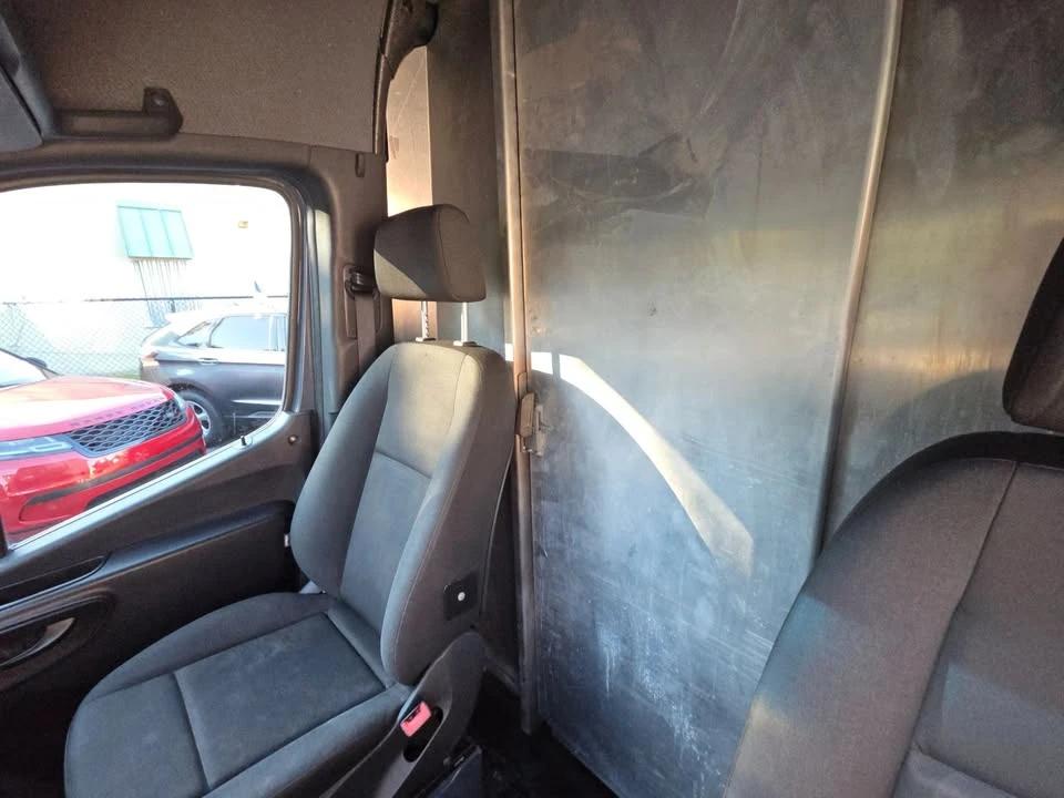 2019 Mercedes-Benz VS30 Sprinter - Image 14 of 15