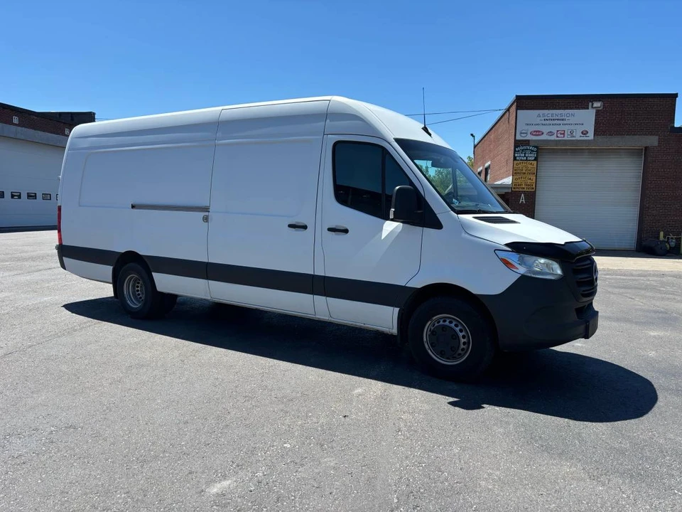 2019 Mercedes-Benz VS30 Sprinter - Image 4 of 16
