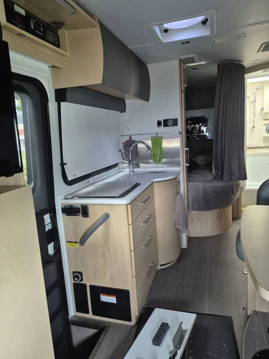 2019 Mercedes-Benz VS30 Sprinter - Image 14 of 19