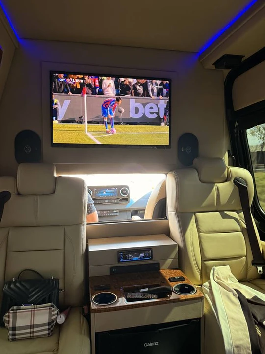 2019 Mercedes-Benz VS30 Sprinter - Image 2 of 9