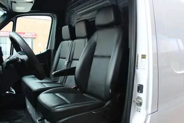 2019 Mercedes-Benz VS30 Sprinter - Image 8 of 20