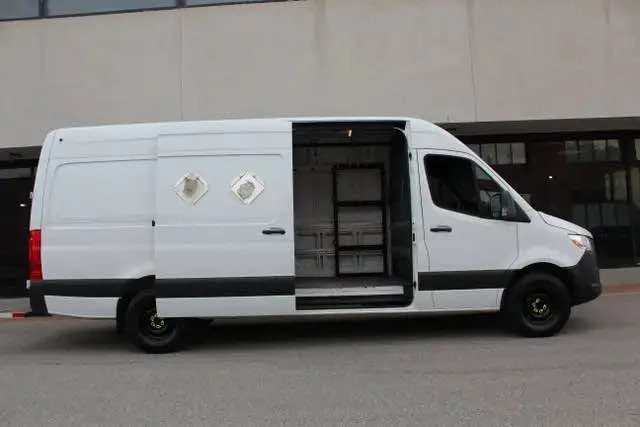 2019 Mercedes-Benz VS30 Sprinter - Image 4 of 20
