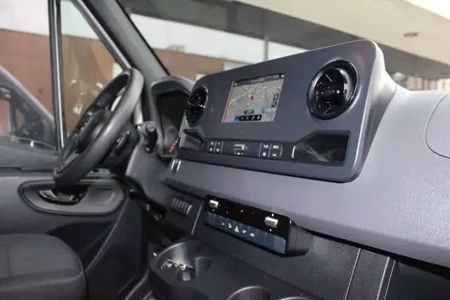 2019 Mercedes-Benz VS30 Sprinter - Image 17 of 20