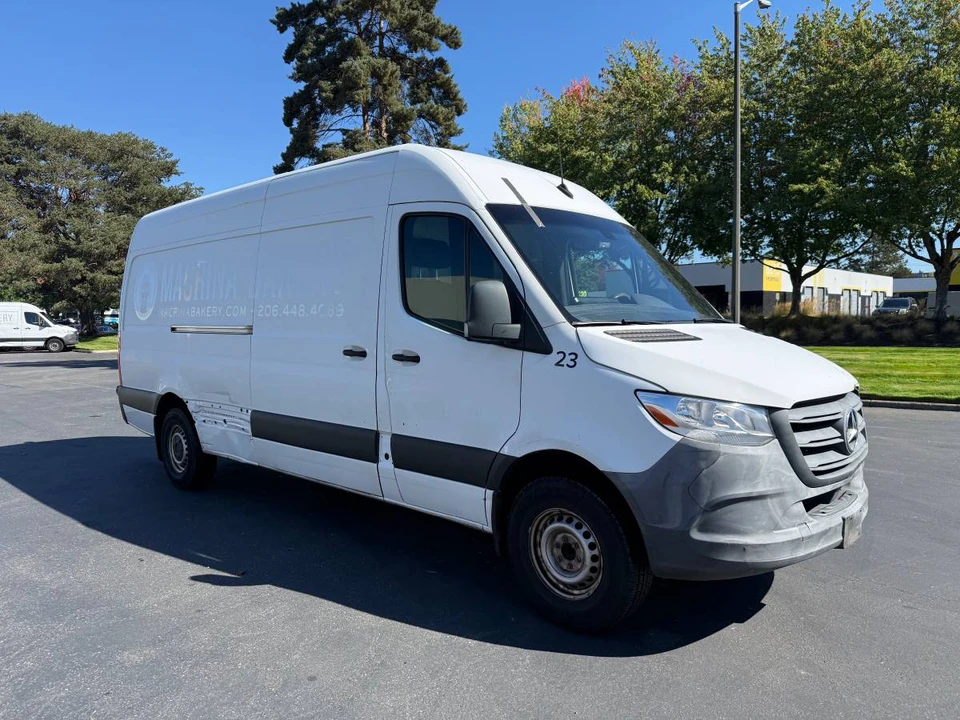 2019 Mercedes-Benz VS30 Sprinter - Image 2 of 9