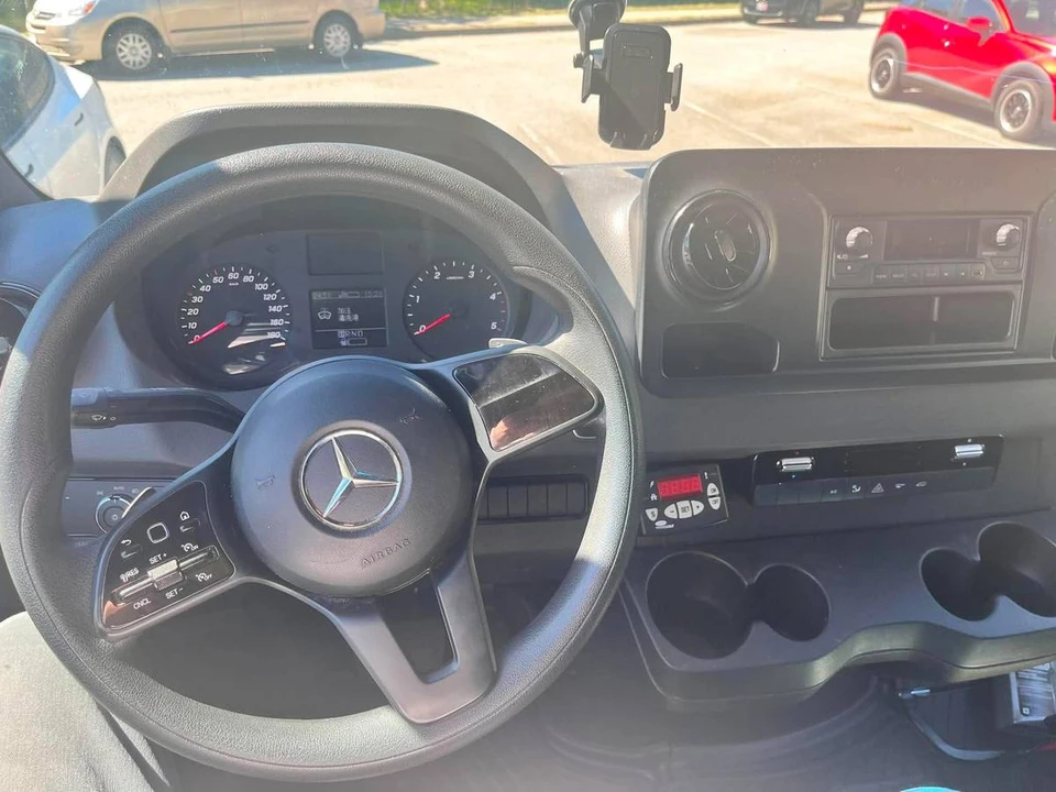 2019 Mercedes-Benz VS30 Sprinter - Image 8 of 12