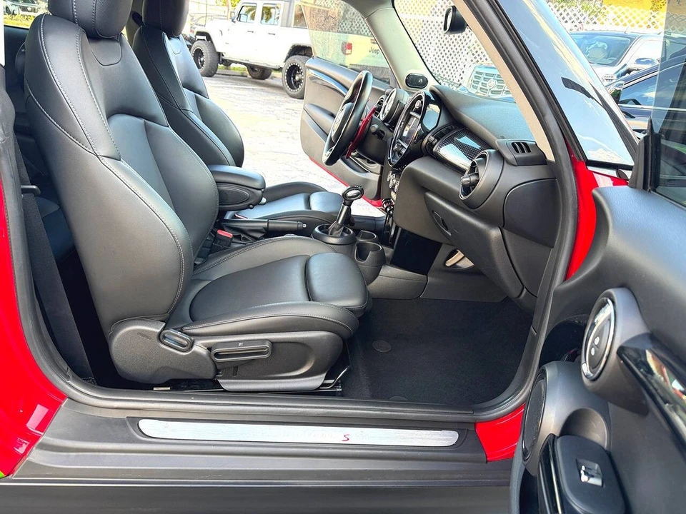 2019 Mini Mini Cooper S 3rd Gen - Image 28 of 31
