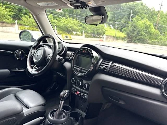 2019 Mini Mini Cooper S 3rd Gen - Image 17 of 20
