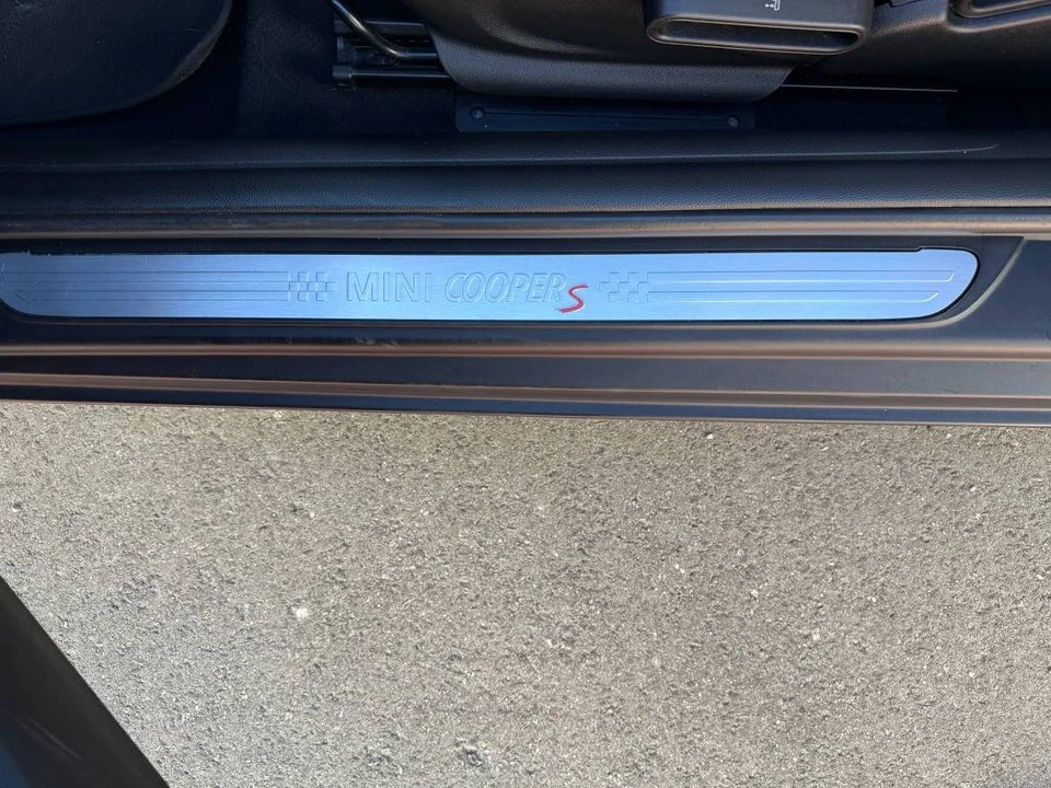 2019 Mini Mini Cooper S 3rd Gen - Image 17 of 18
