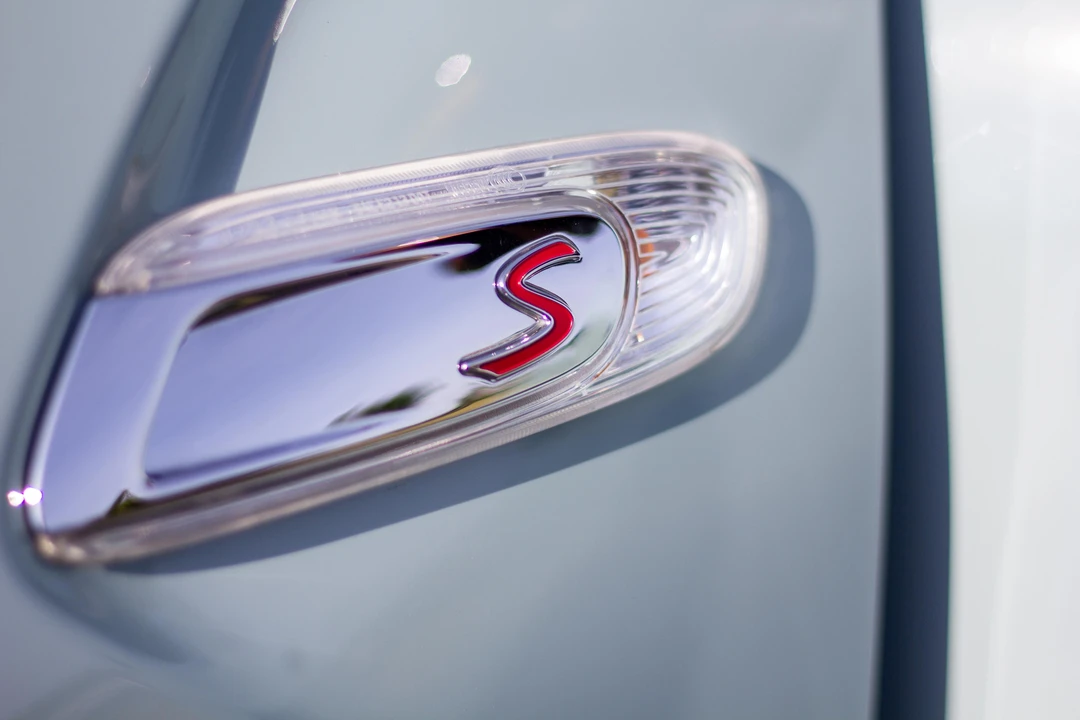 2019 Mini Mini Cooper S 3rd Gen - Image 24 of 31