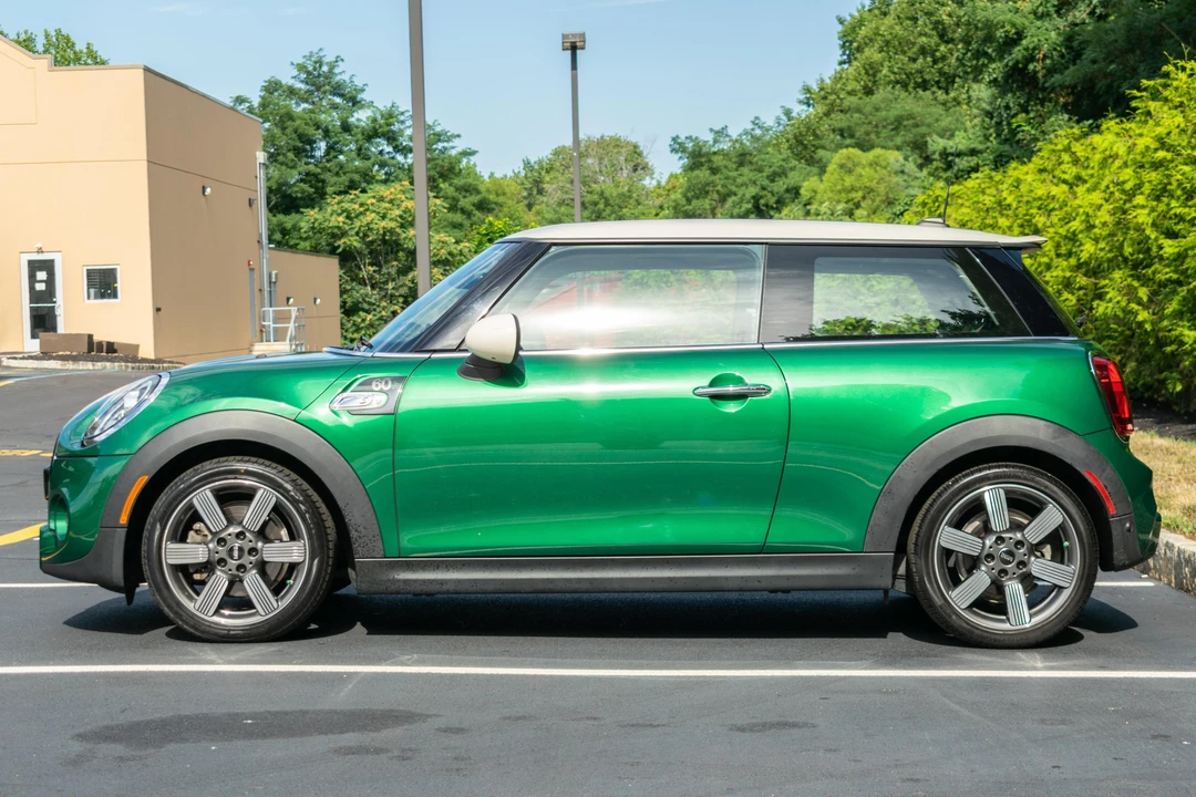2019 Mini Mini Cooper S 3rd Gen - Image 3 of 31
