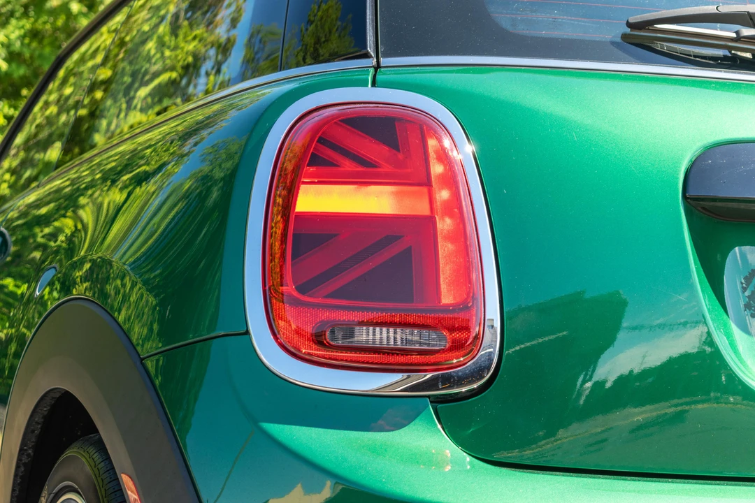 2019 Mini Mini Cooper S 3rd Gen - Image 19 of 31