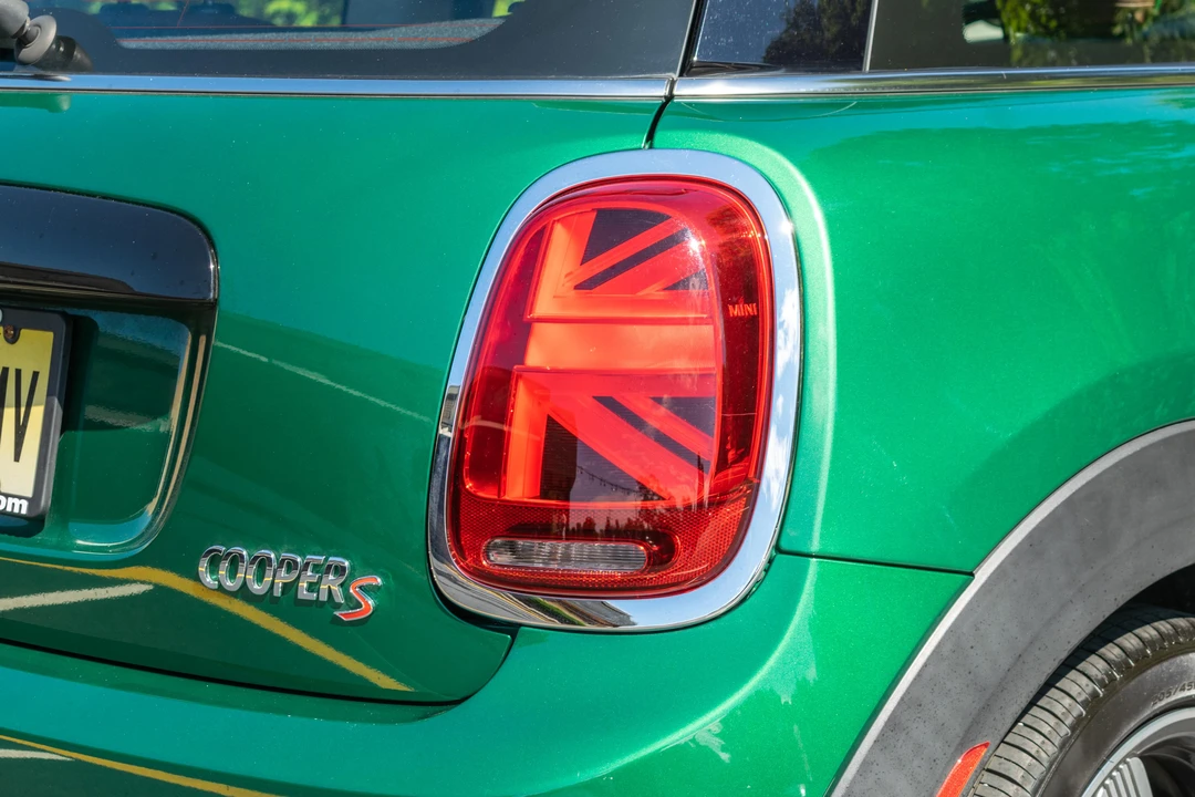 2019 Mini Mini Cooper S 3rd Gen - Image 24 of 31