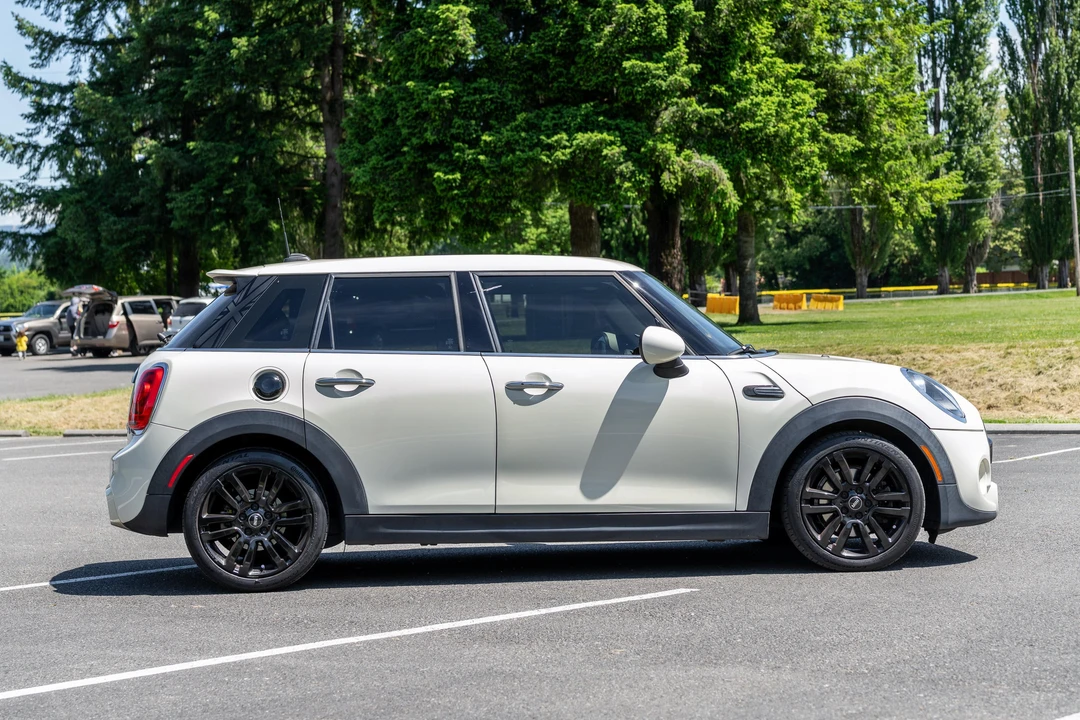 2019 Mini Mini Cooper S 3rd Gen - Image 8 of 31