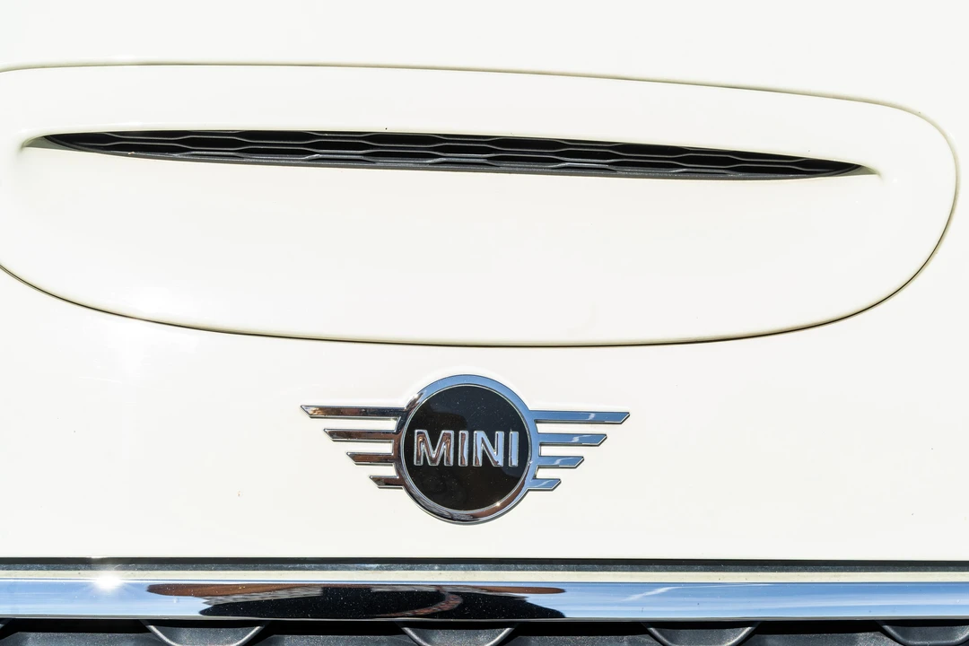 2019 Mini Mini Cooper S 3rd Gen - Image 12 of 31