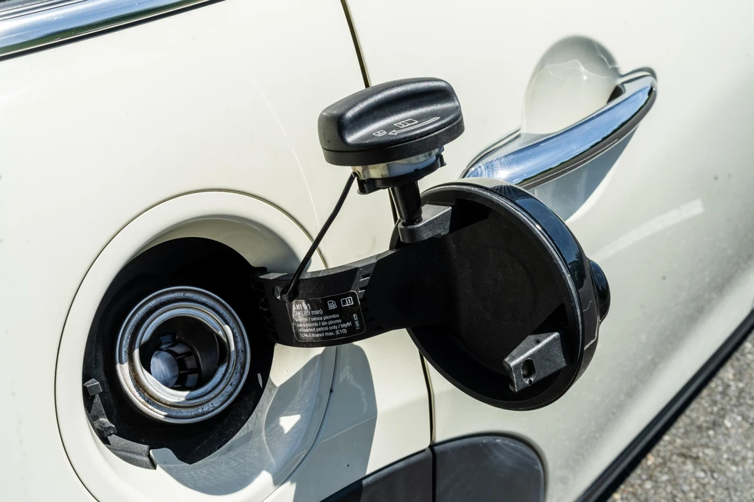 2019 Mini Mini Cooper S 3rd Gen - Image 28 of 31
