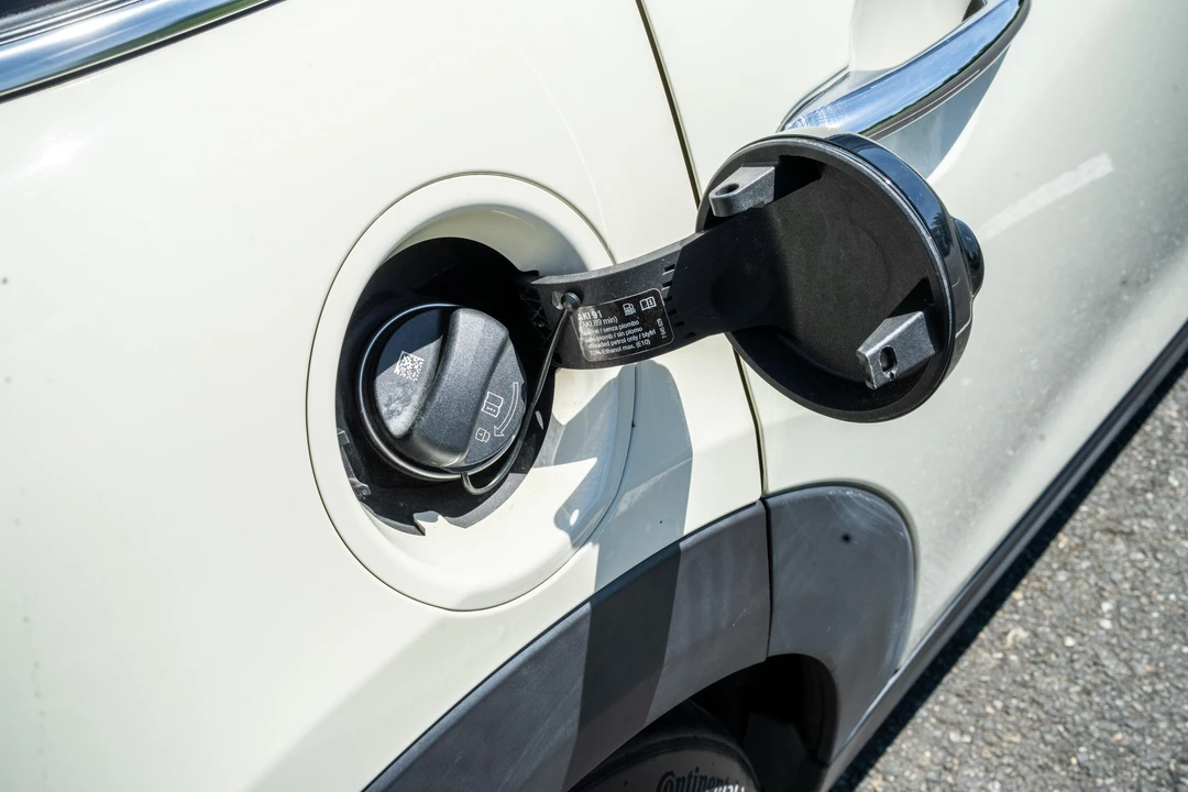 2019 Mini Mini Cooper S 3rd Gen - Image 27 of 31