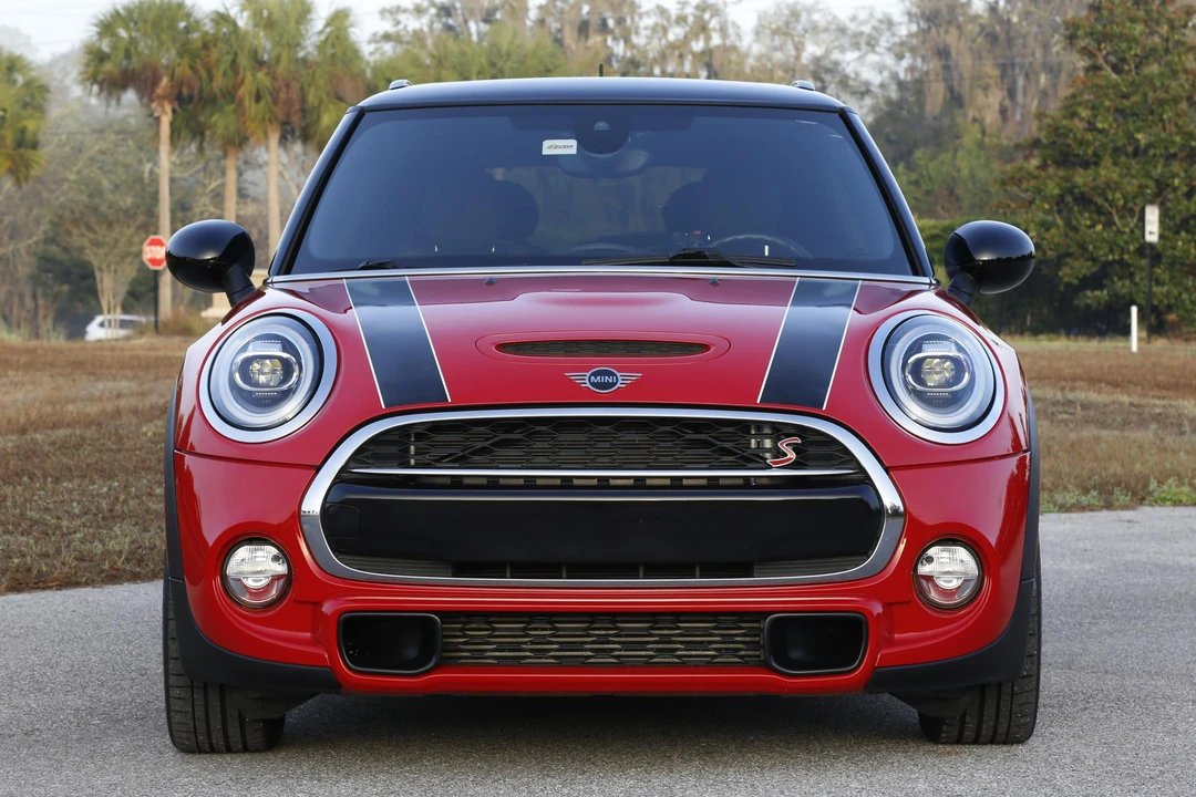 2019 Mini Mini Cooper S 3rd Gen - Image 2 of 25