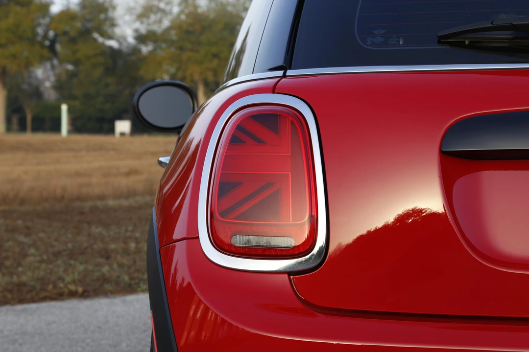 2019 Mini Mini Cooper S 3rd Gen - Image 14 of 25