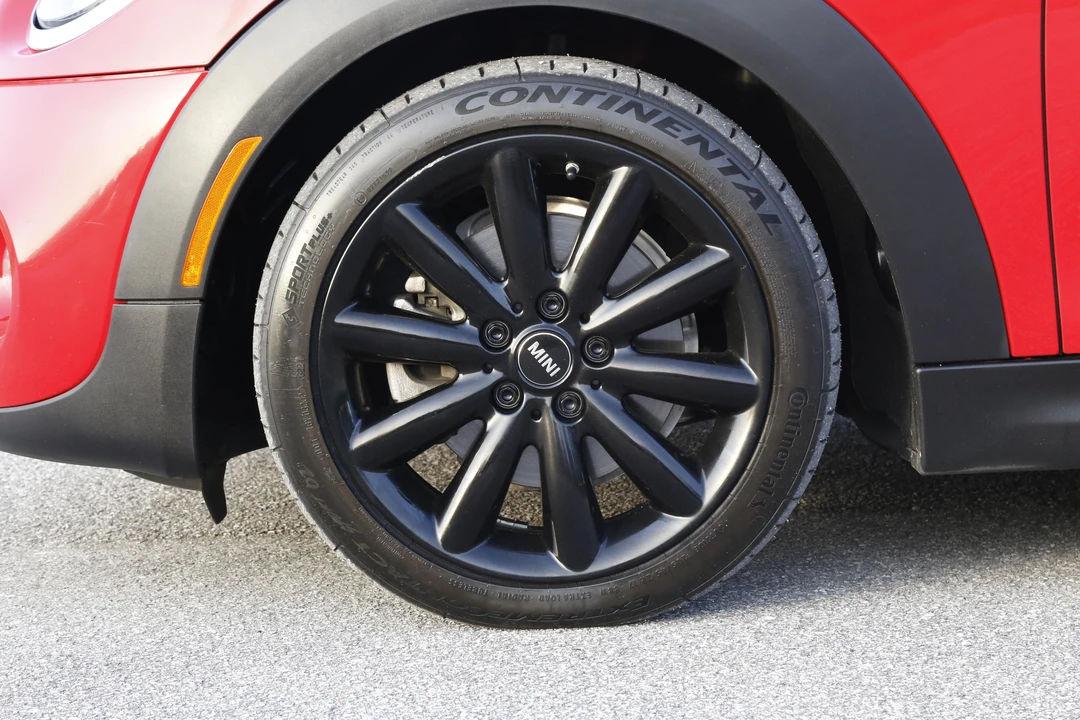 2019 Mini Mini Cooper S 3rd Gen - Image 18 of 25