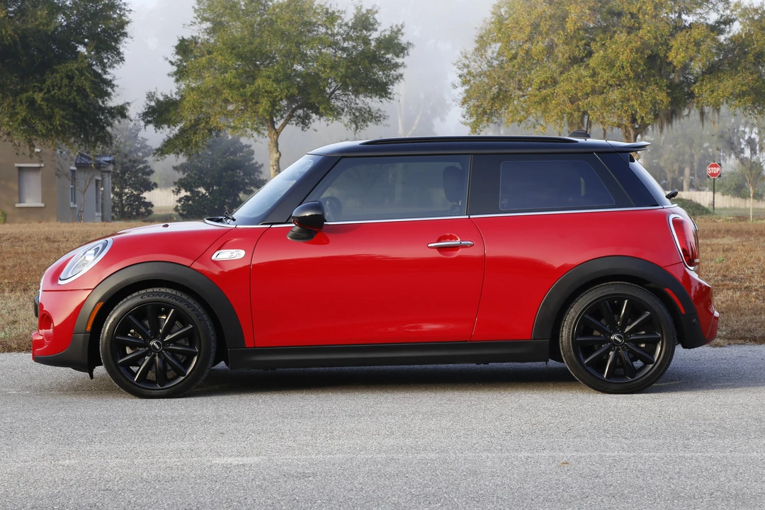 2019 Mini Mini Cooper S 3rd Gen - Image 6 of 25