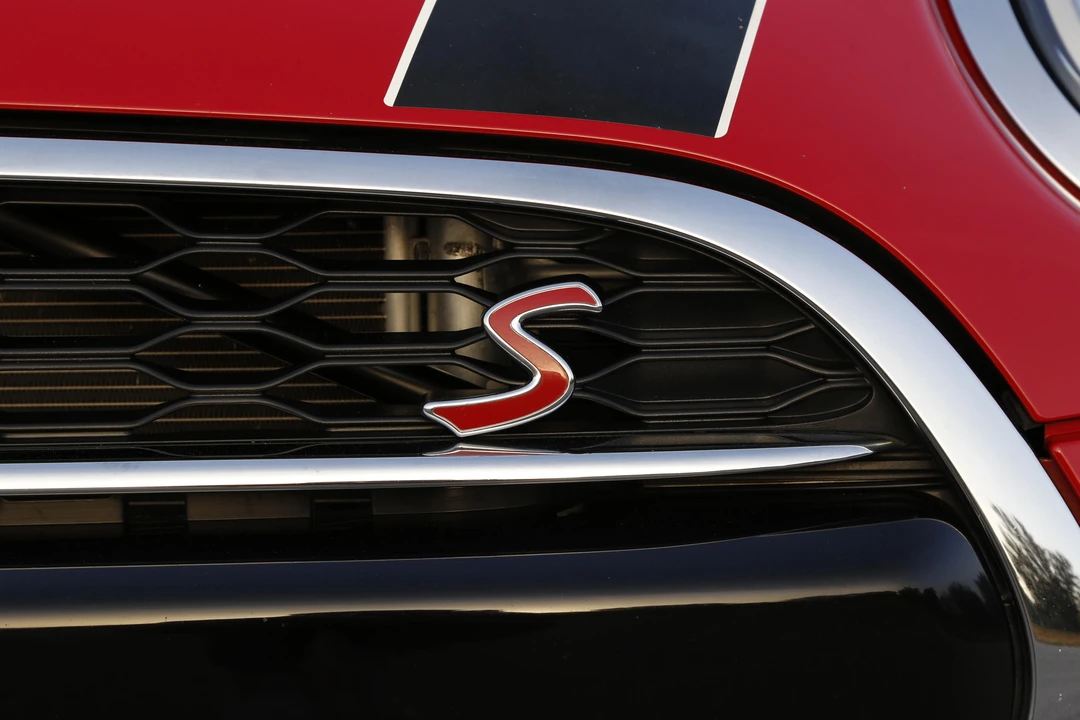 2019 Mini Mini Cooper S 3rd Gen - Image 11 of 25