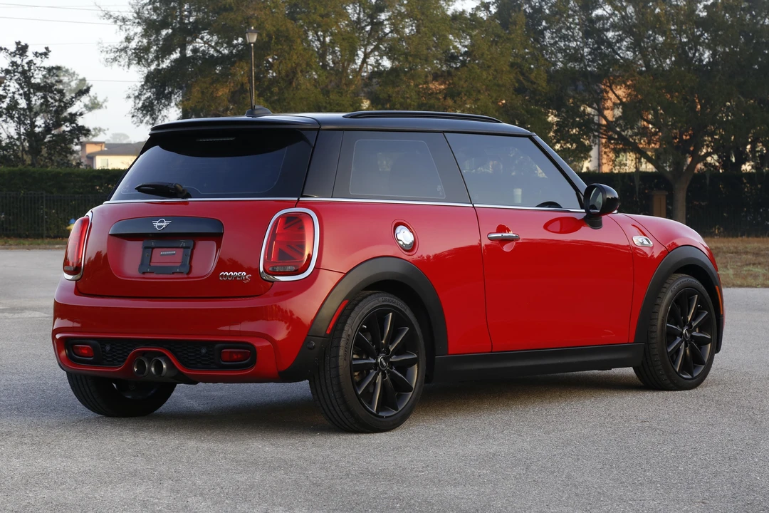 2019 Mini Mini Cooper S 3rd Gen - Image 4 of 25