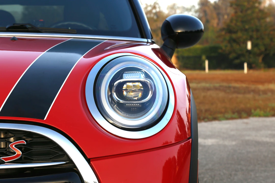 2019 Mini Mini Cooper S 3rd Gen - Image 12 of 25
