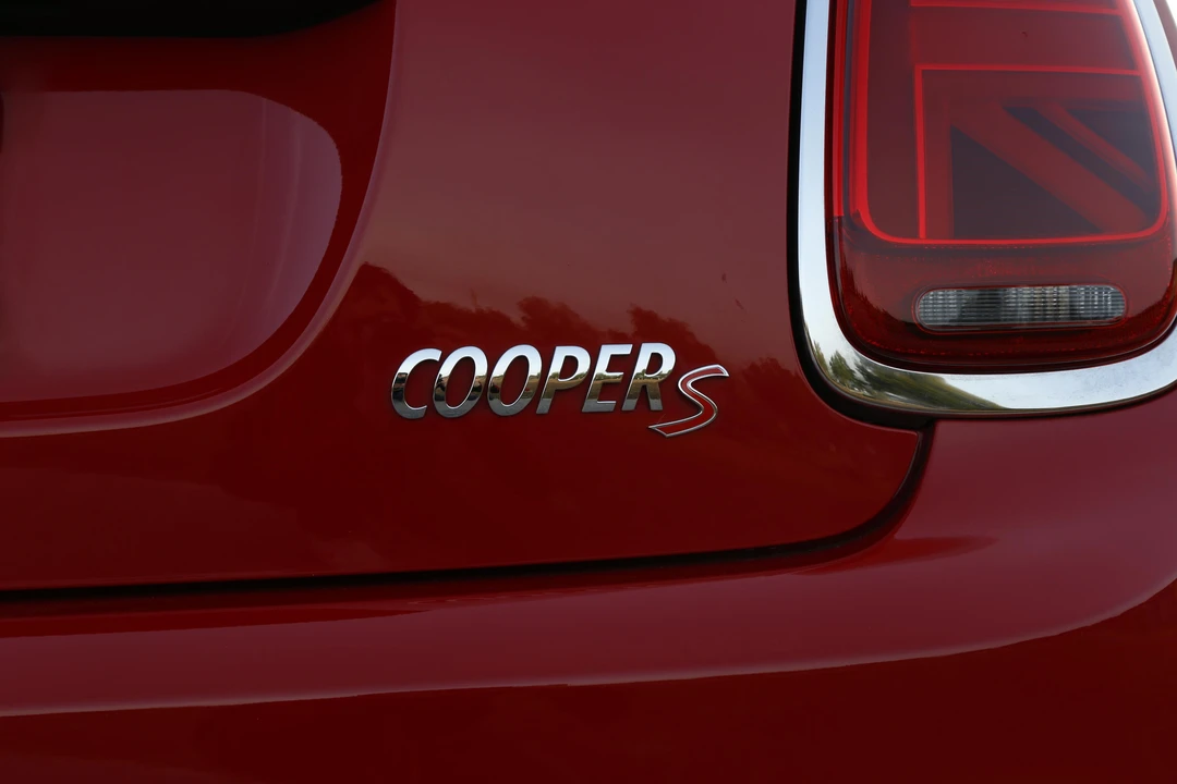 2019 Mini Mini Cooper S 3rd Gen - Image 16 of 25