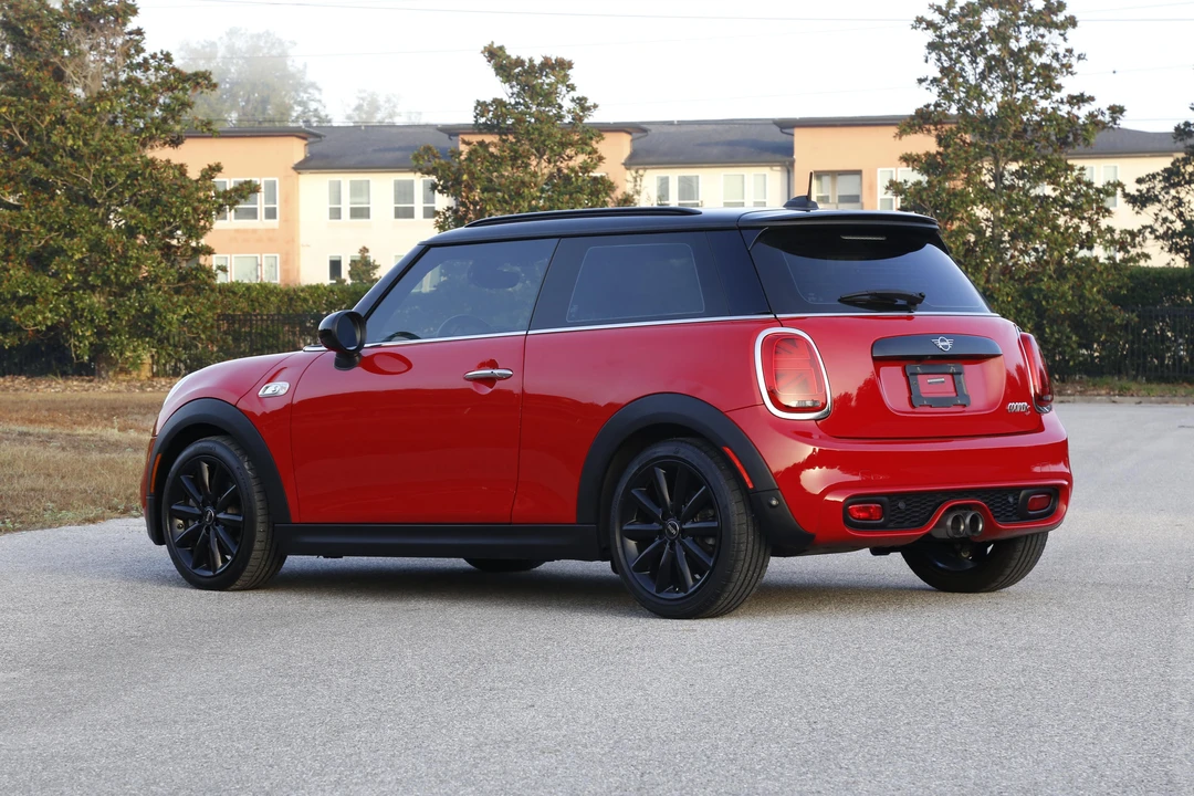 2019 Mini Mini Cooper S 3rd Gen - Image 7 of 25