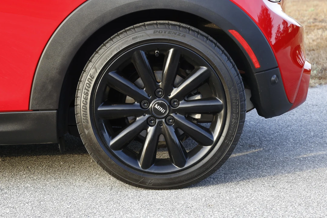 2019 Mini Mini Cooper S 3rd Gen - Image 19 of 25