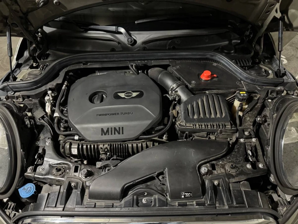2019 Mini Mini Cooper S 3rd Gen - Image 9 of 11