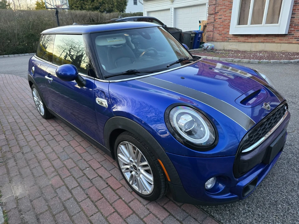 2019 Mini Mini Cooper S 3rd Gen - Image 3 of 11