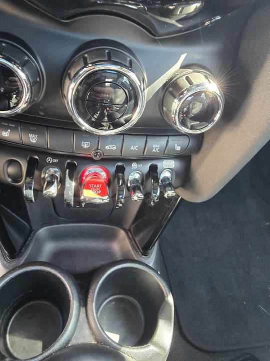 2019 Mini Mini Cooper S 3rd Gen - Image 10 of 11